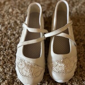 Women’s Sketchers ballet/maryjane shoes